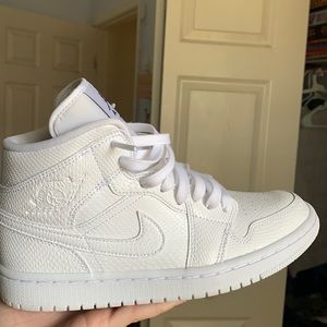 Air Jordan 1’s Mid Snakeskin White